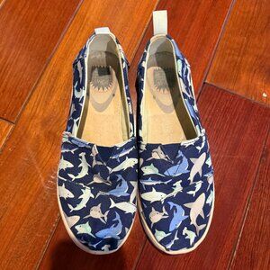 TOMS KIDS SHARKS, SIZE 4.5- WOMENS SIZE 6.5 TOO!